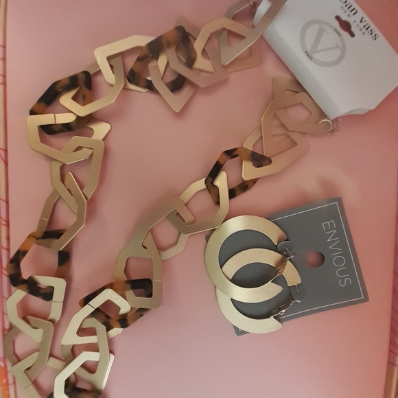 Jewelry - Nwt Goldtone tortoise necklace & earrings bundle